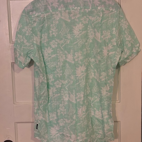 Button up - Picture 3 of 3